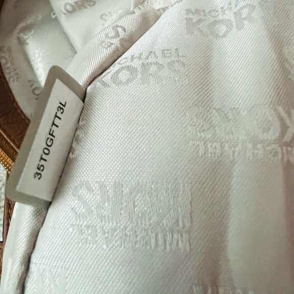 Michael Kors Tan Shoulder Bag with Gold Hardware - Picture 5 of 6